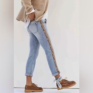 Anthropologie | Pilcro- Slim Boyfriend Jeans w Camo Detailing- Size 27